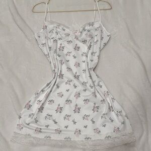Floral Lace-Trim Satin Chemise Slip - White with Pink Roses size small
